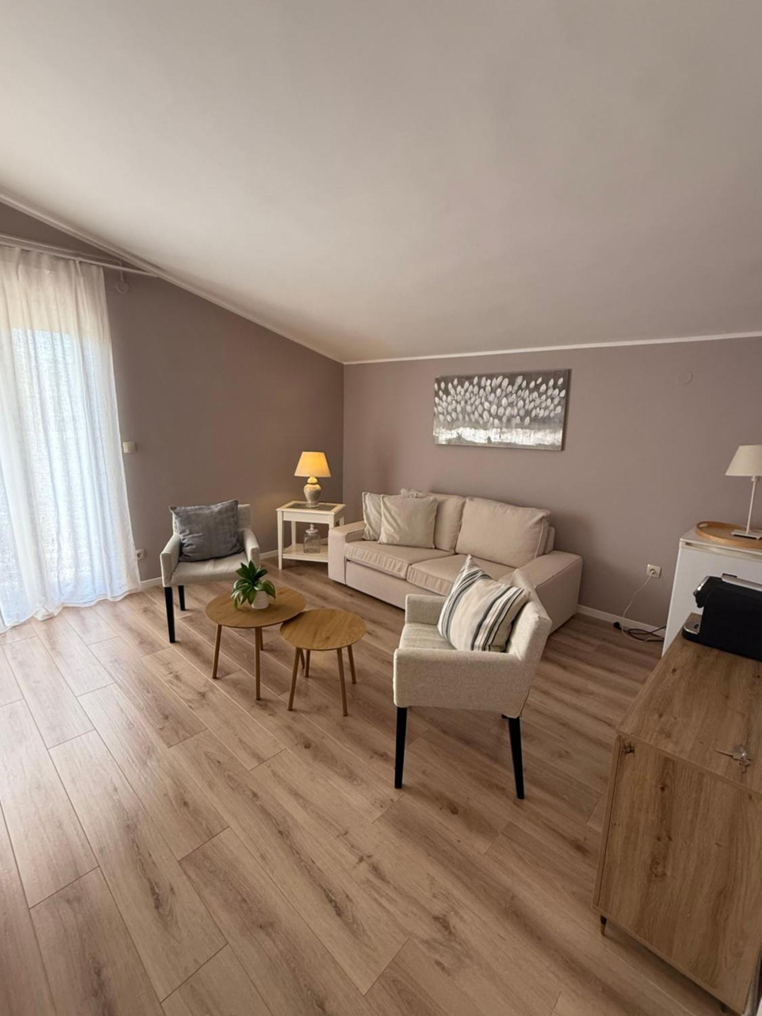 Apartment Francos Primošten Esterno foto
